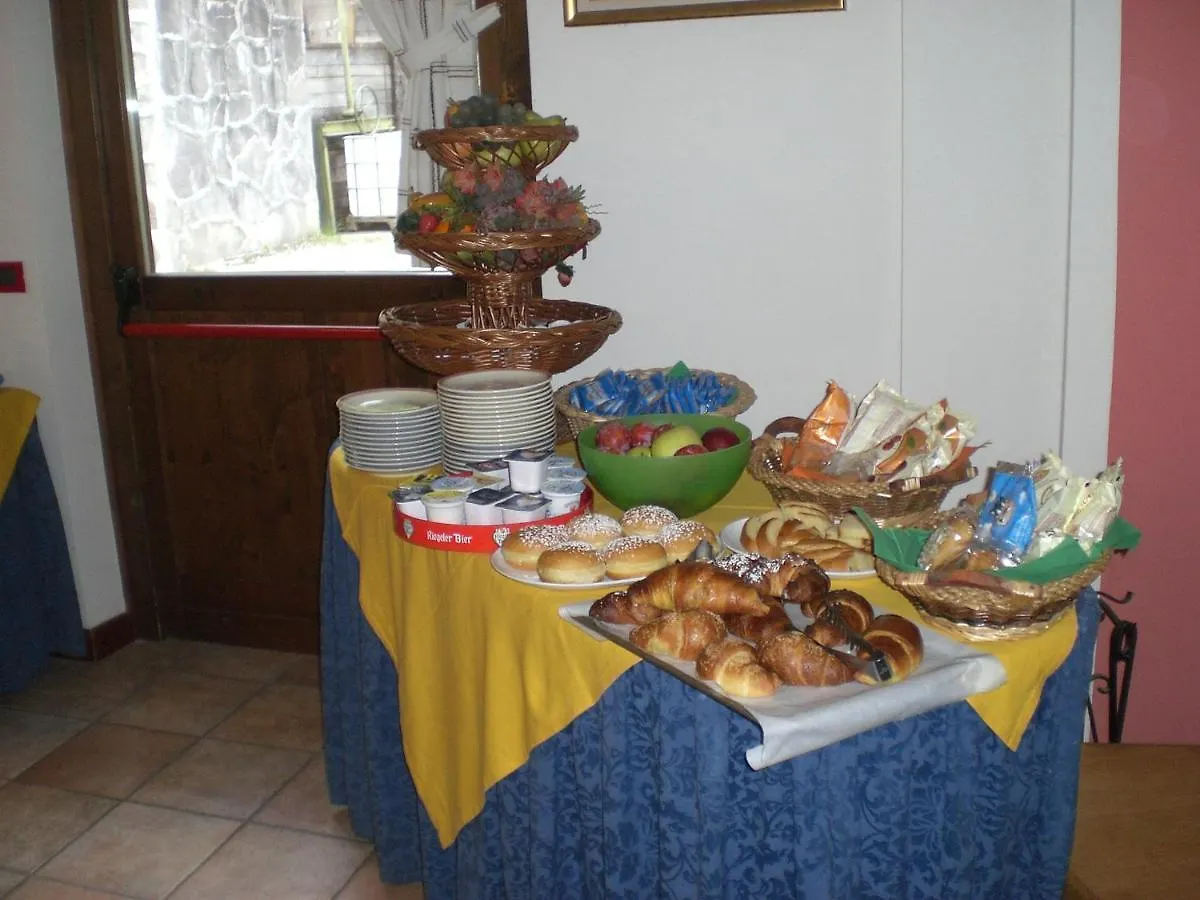 Hotel Genzianella Presenaio Italia